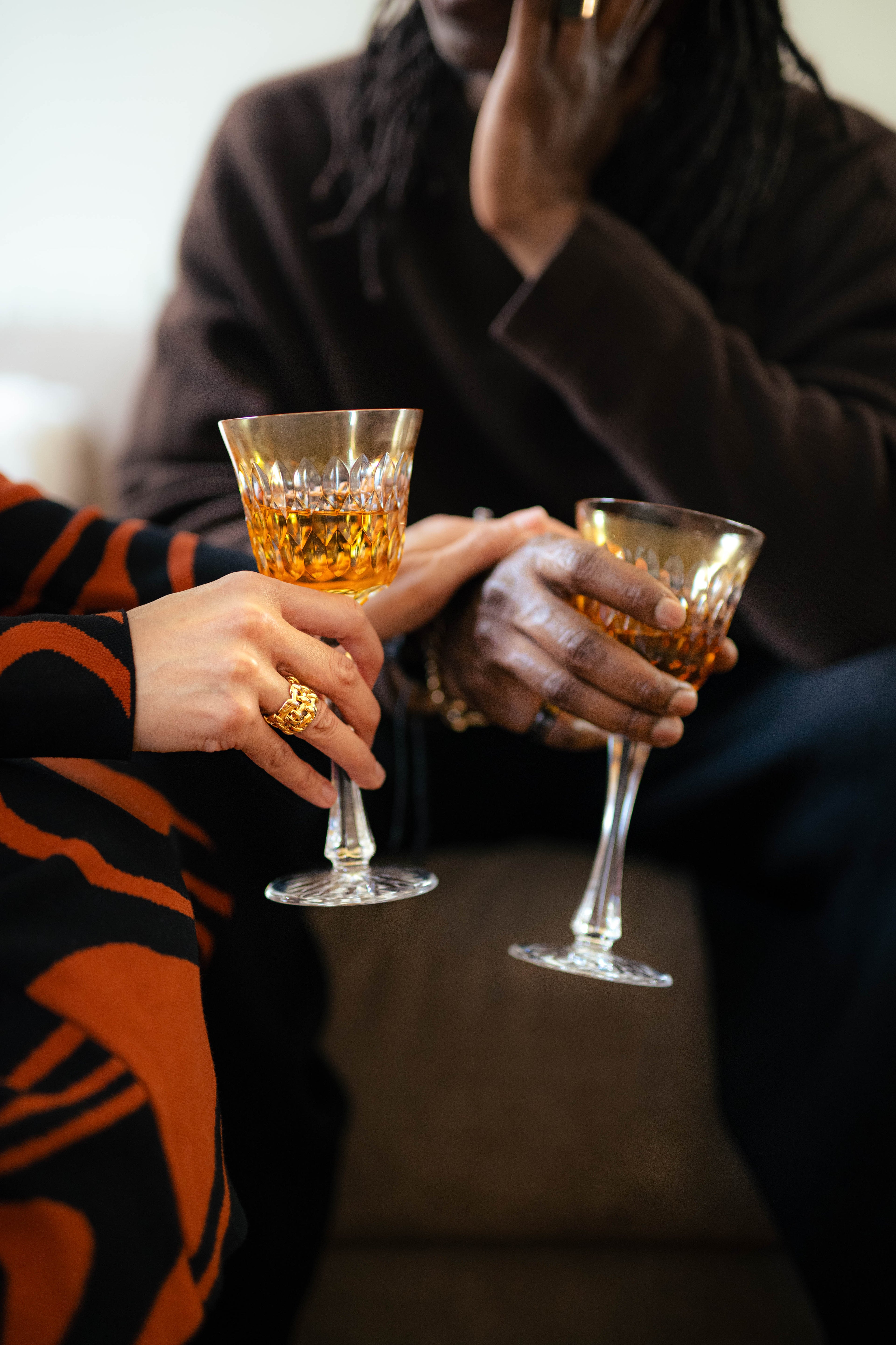 GLOWRY CRYSTAL WINE GLASS